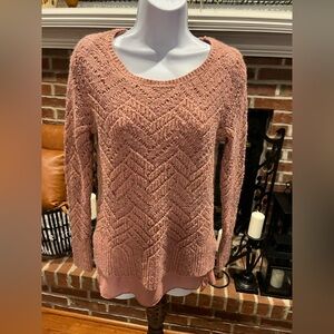 🔥LUCKY BRAND Chevron Metallic Sweater Size:M Color Pink attached underlay.